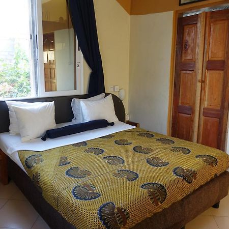 Cheers Guesthouse Botianaw Exterior photo