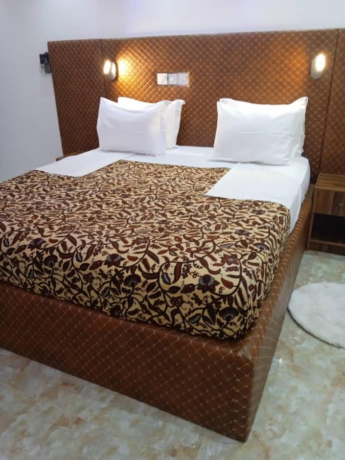 Cheers Guesthouse Botianaw Exterior photo