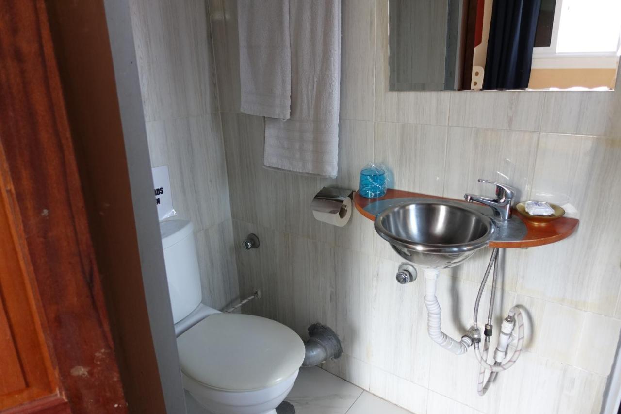 Cheers Guesthouse Botianaw Exterior photo